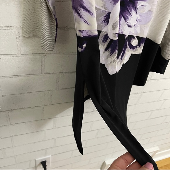 LAST CHANCE ✨ CHICO’S Colorblock Flowered Asymmetrical Hem Top - Picture 5 of 11